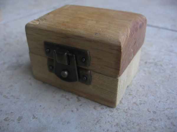 První dřevěná krabička