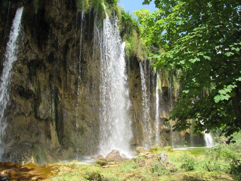 Chorvatsko Plitvická jezera - další vodopád