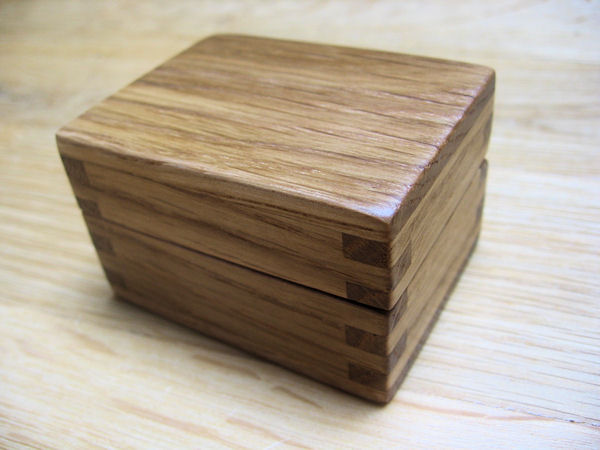 Dřevěná krabička dubová