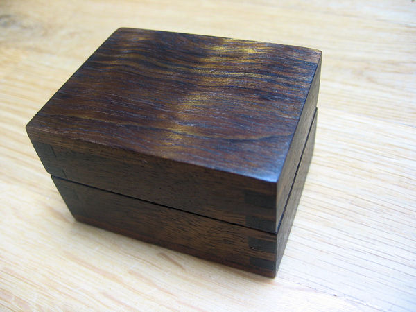 Dřevěná krabička ovengkol